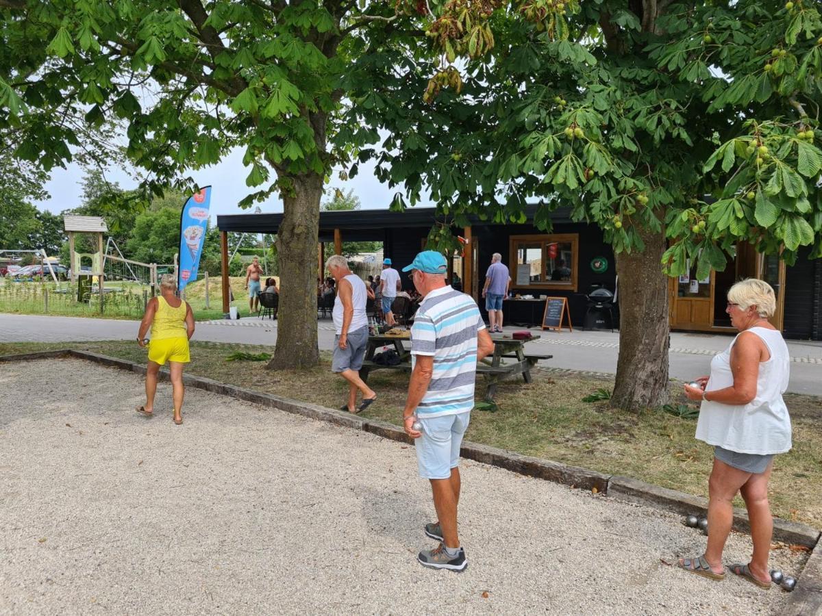 Chalet 579 Op Recreatiepark De Wielen Sint Maarten Kültér fotó
